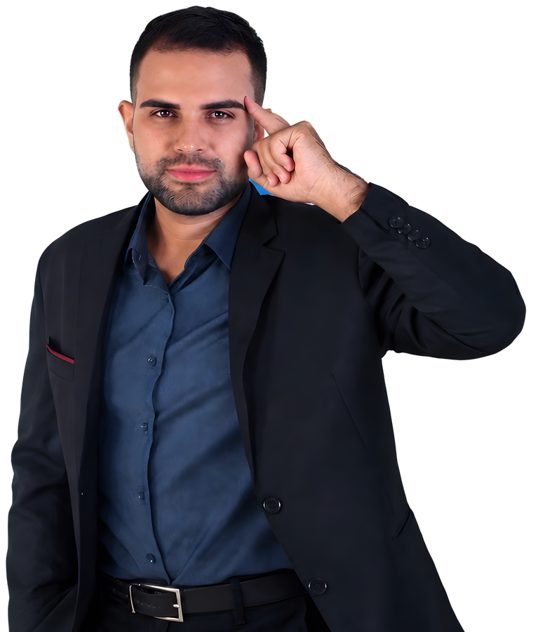 Guilherme Eduardo com o dedo indicador na têmpora, em pose pensativa, de terno preto e camisa azul